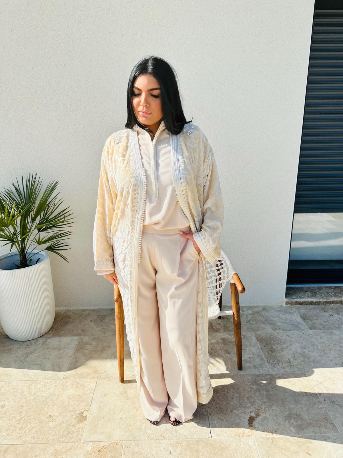 Location Kimono Brodé, Chemisier & Pantalon