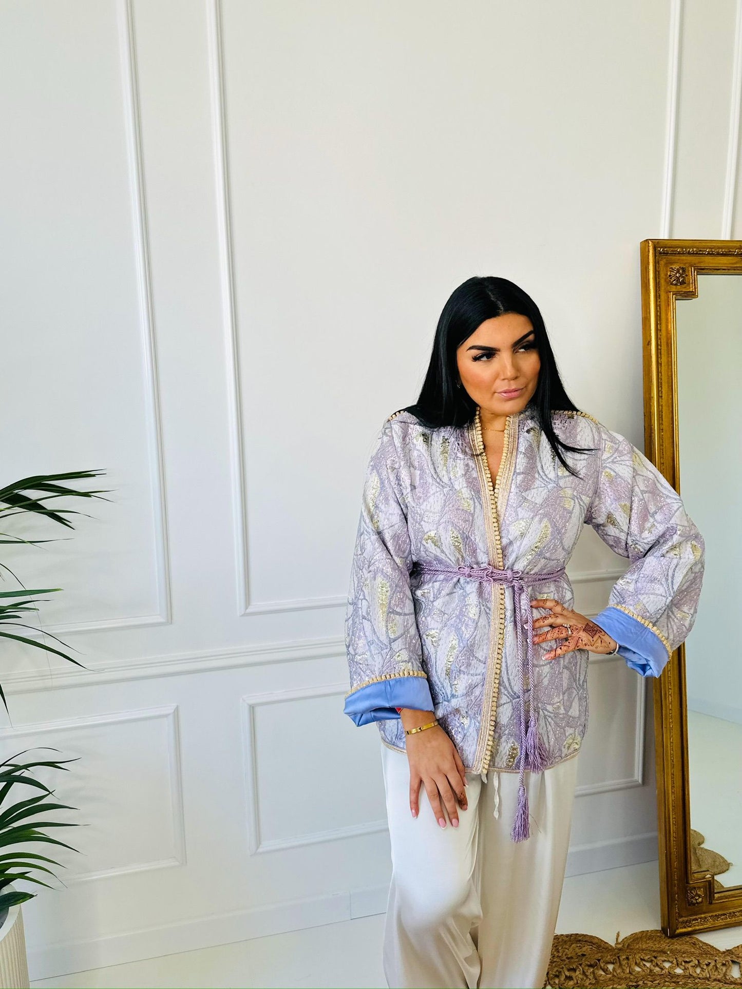 Location ensemble Veste brocard lilas & or – Élégance douce
