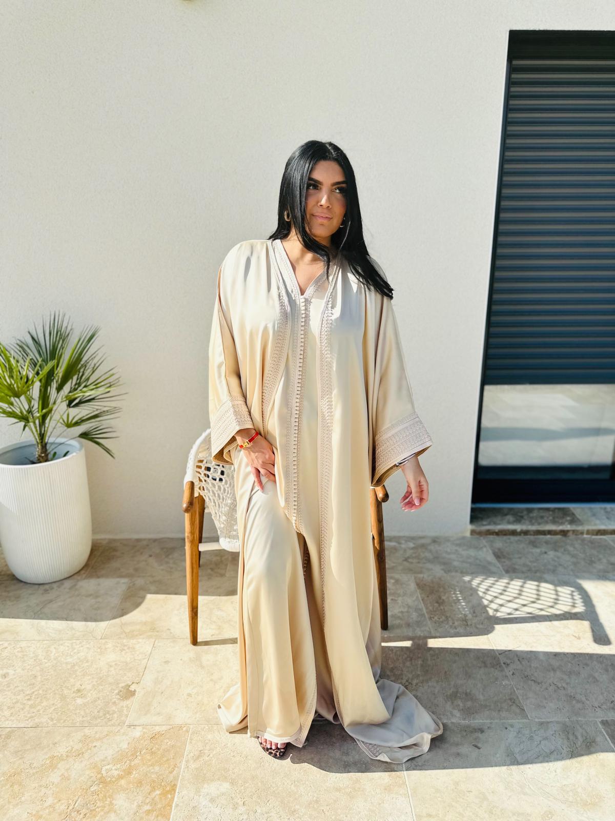 Vente Abaya longue beige satinée