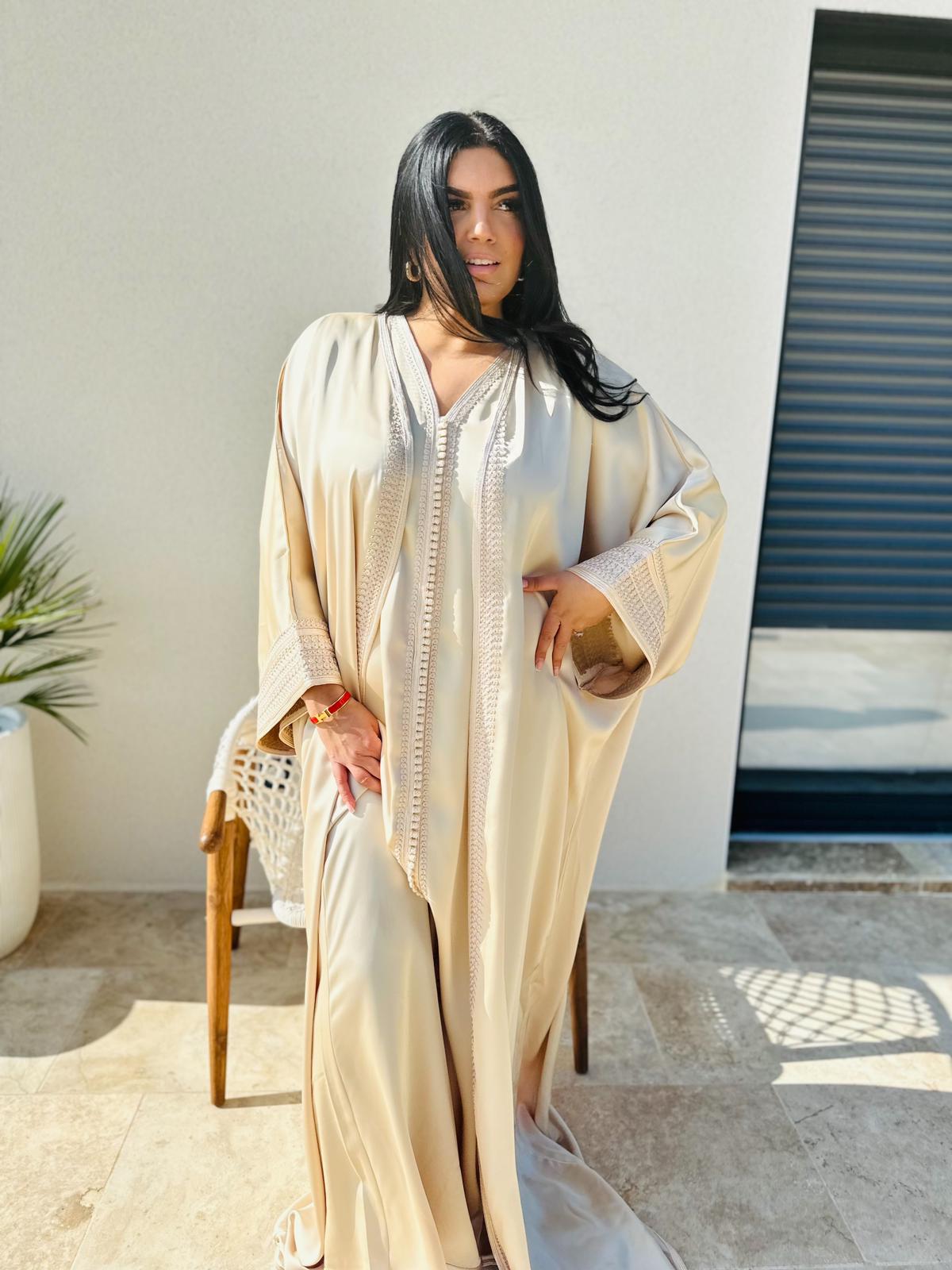 Vente Abaya longue beige satinée